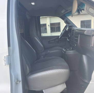 2022 Chevrolet Express 2500