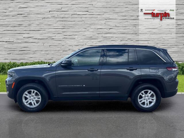Used 2024 Jeep Grand Cherokee Laredo with VIN 1C4RJHAG9R8560189 for sale in Dubuque, IA