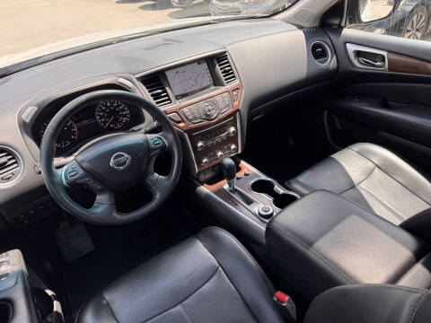 2017 Nissan Pathfinder Platinum