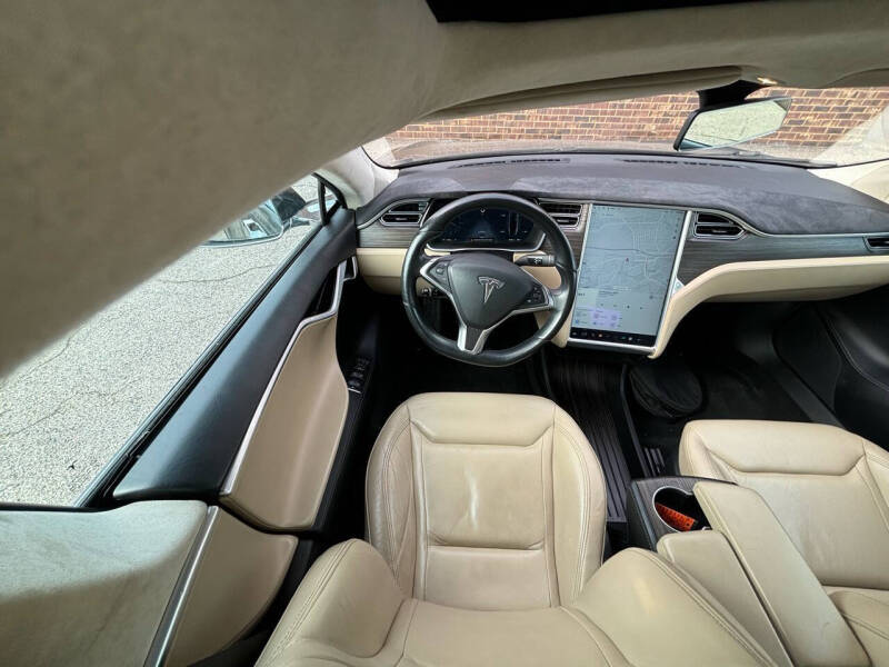2016 Tesla Model S 70D