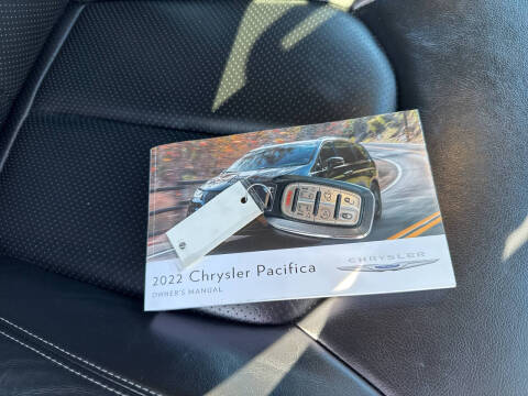 2022 Chrysler Pacifica Touring L