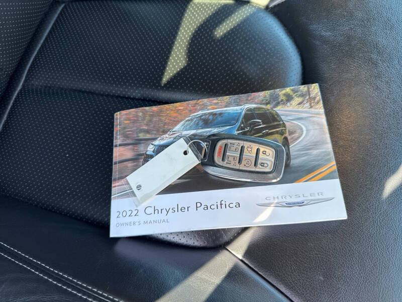 2022 Chrysler Pacifica Touring L - Photo 13