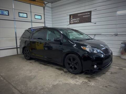 2012 Toyota Sienna for sale at Queen City Classics in West Chester OH