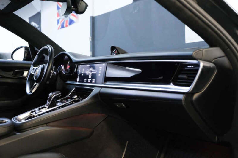 2018 Porsche Panamera Turbo Sport Turismo