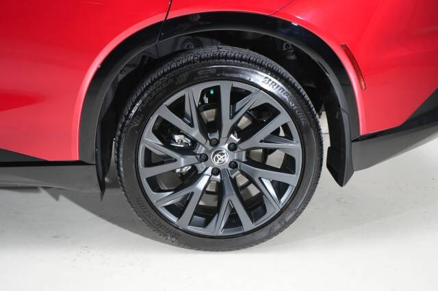 2025 Toyota Crown Signia Limited