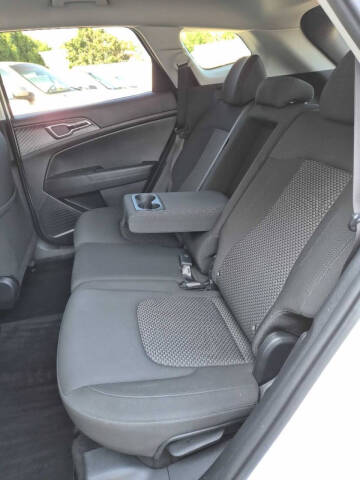 2024 Kia Sportage LX