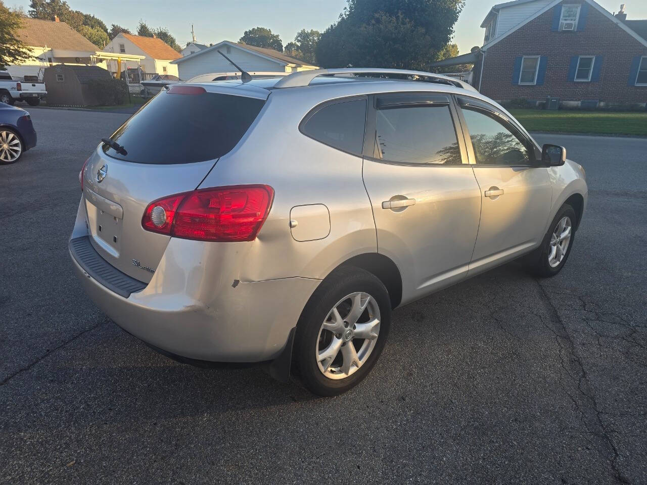 2008 Nissan Rogue for sale at QUEENSGATE AUTO SALES in York, PA