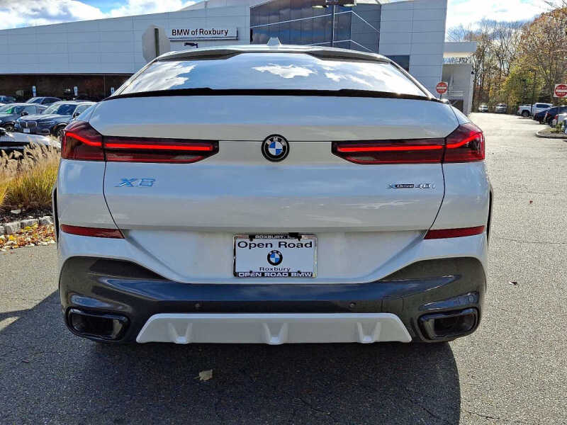 2025 BMW X6 xDrive40i