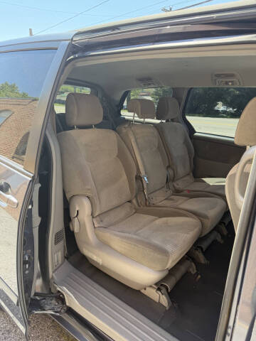 2008 Toyota Sienna LE 8-Passenger