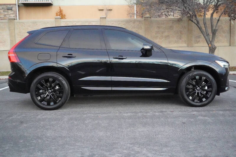 2025 Volvo XC60 B5 Plus Dark Theme