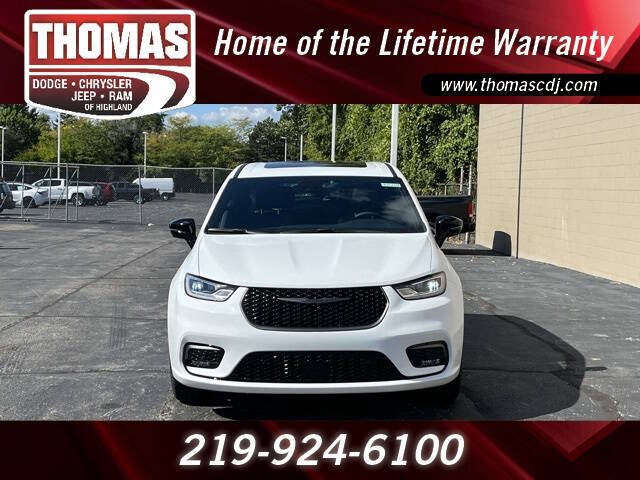 2026 Chrysler Pacifica Select