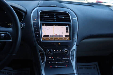 2019 Lincoln Nautilus Select