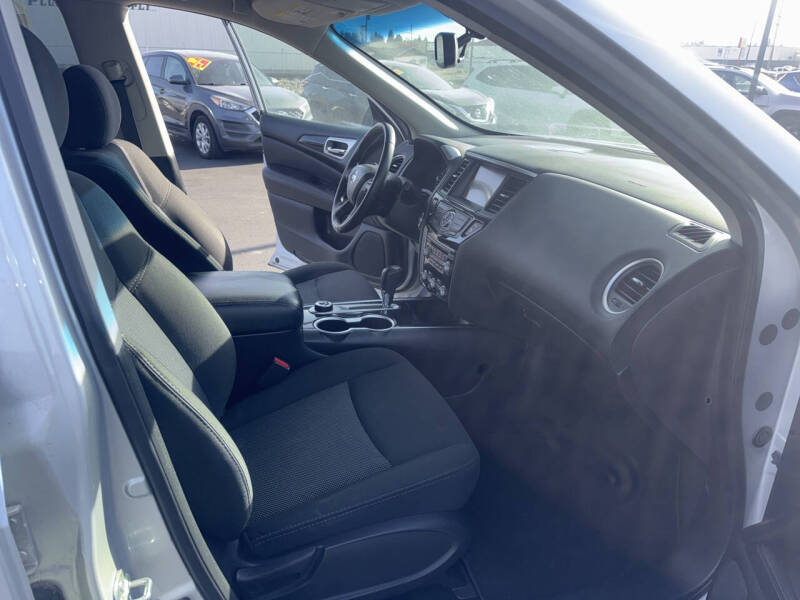 2019 Nissan Pathfinder SV