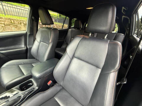 2017 Toyota RAV4 Hybrid SE