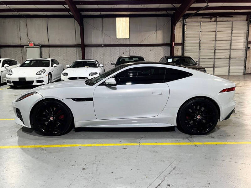 2016 Jaguar F-TYPE R