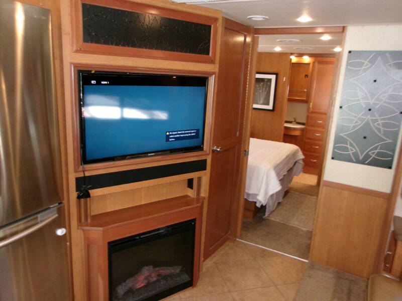 2015 Fleetwood RV Bounder 35k