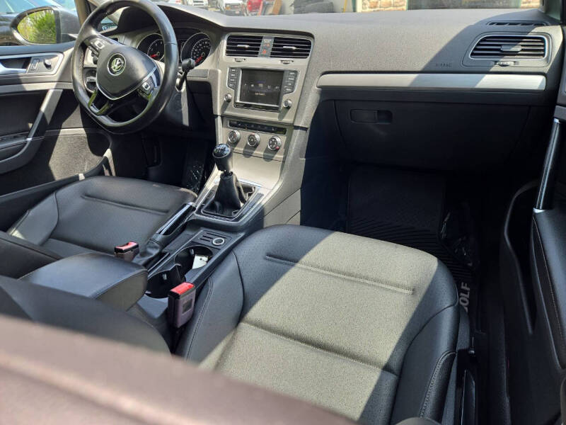 2017 Volkswagen Golf TSI S
