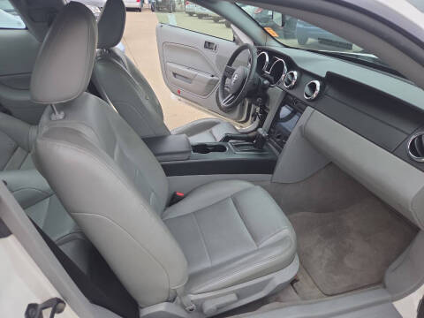 2005 Ford Mustang V6 Premium