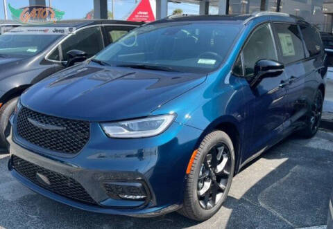 2025 Chrysler Pacifica for sale at GATOR'S IMPORT SUPERSTORE in Melbourne FL