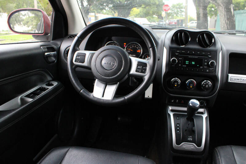 2017 Jeep Compass Latitude photo 23