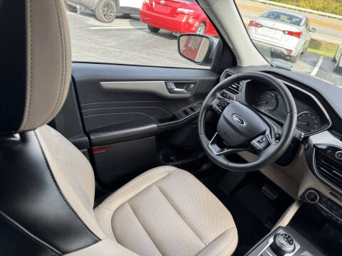 2022 Ford Escape Hybrid SEL