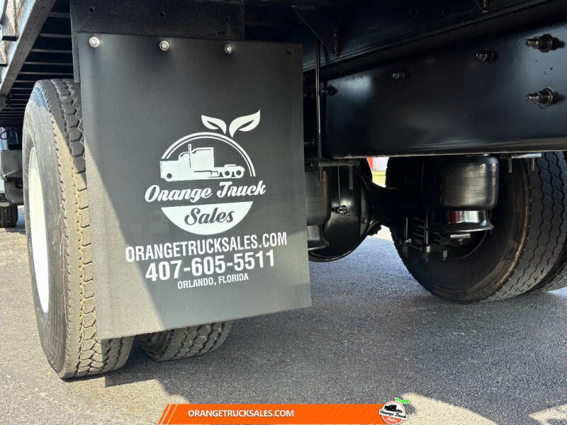 2019 Freightliner M2 106