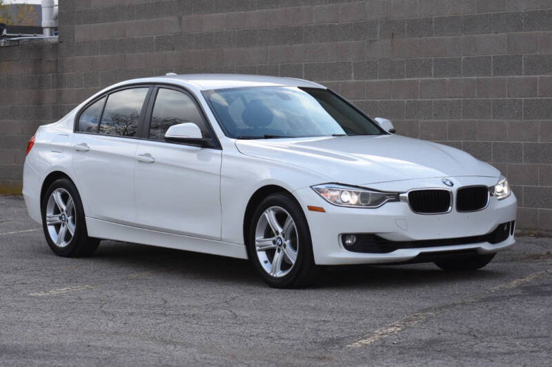 2013 BMW 3 Series 328i photo 3