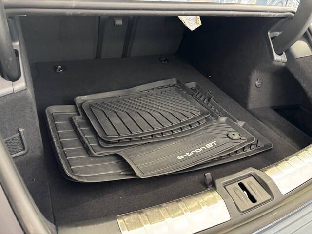 2022 Audi e-tron GT quattro Premium Plus