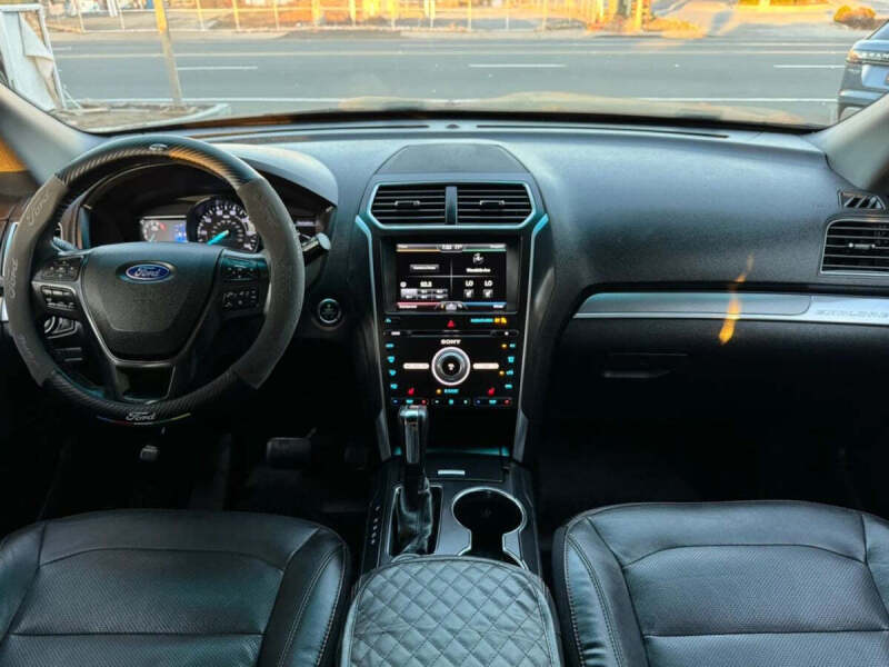 2016 Ford Explorer Sport