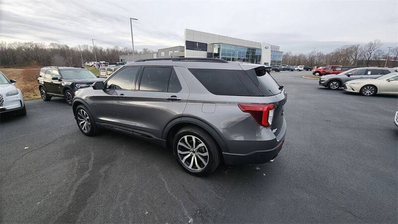 2022 Ford Explorer ST-Line