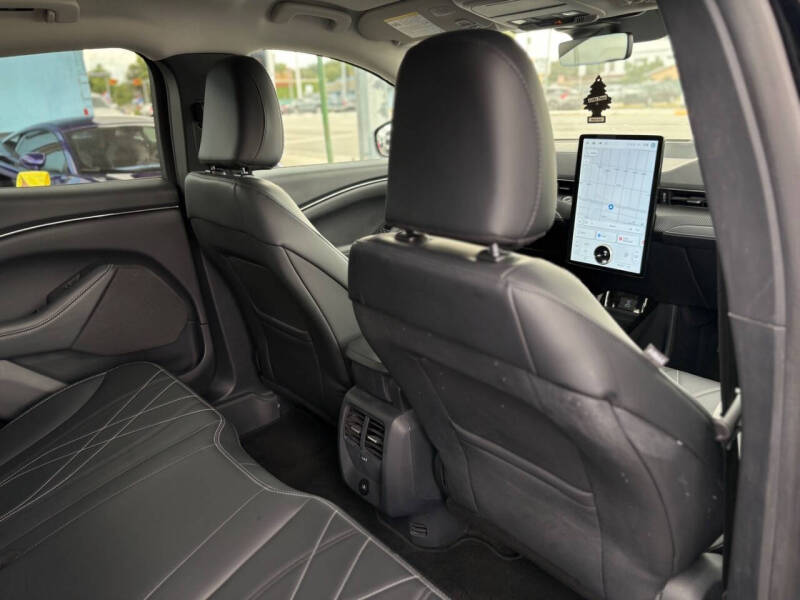 2024 Ford Mustang Mach-E Select