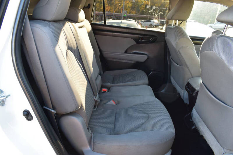 2021 Toyota Highlander LE