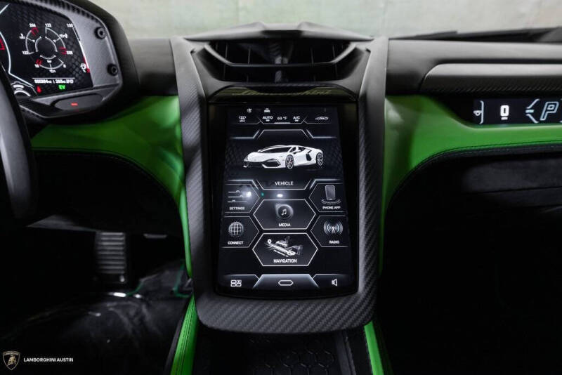 2024 Lamborghini Revuelto