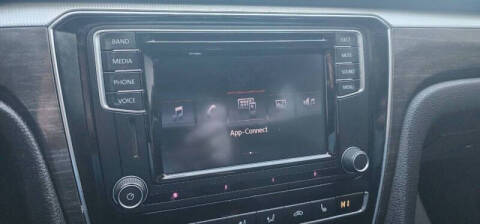 2016 Volkswagen Passat 1.8T SE