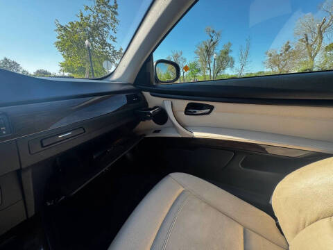2012 BMW 3 Series