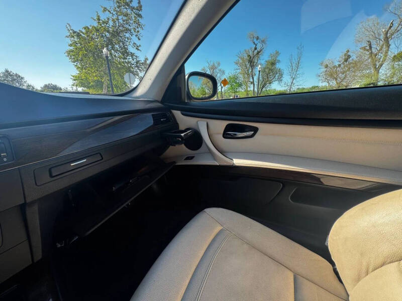 2012 BMW 3 Series