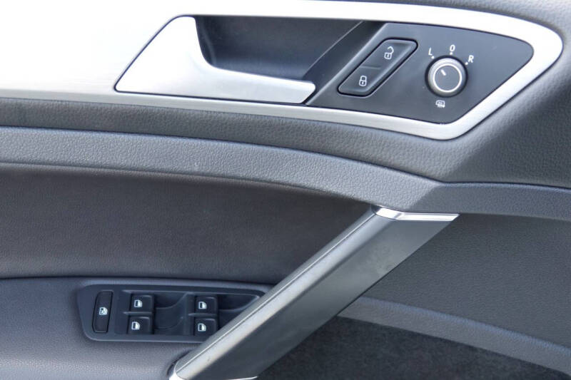 2015 Volkswagen Golf TDI SE