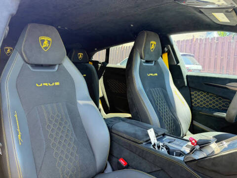 2023 Lamborghini Urus Performante