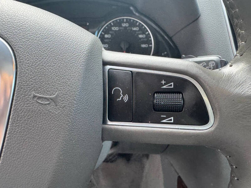 2011 Audi Q5 2.0T quattro Premium Plus