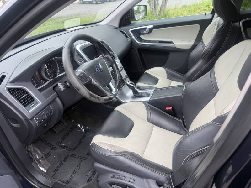 2017 Volvo XC60 T5 Dynamic