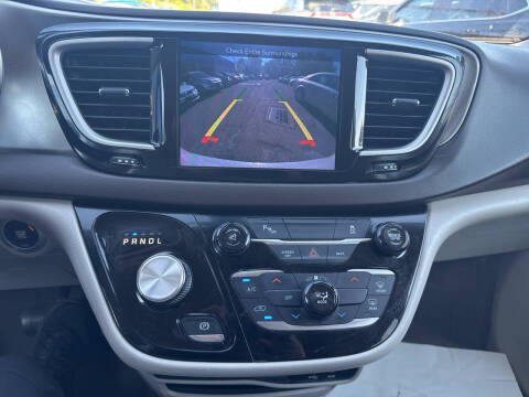 2017 Chrysler Pacifica Touring