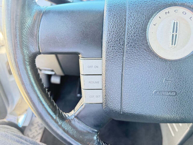 2008 Lincoln Mark LT