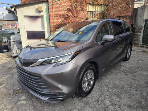 2021 Toyota Sienna LE 8-Passenger