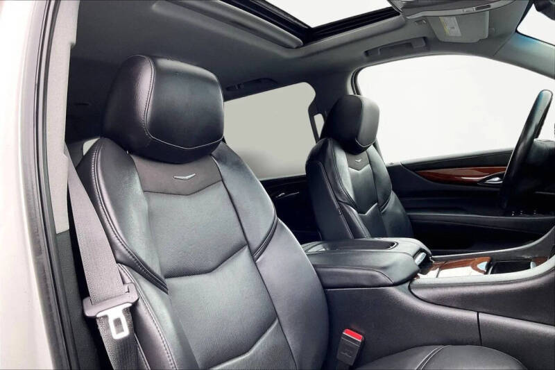 2018 Cadillac Escalade Luxury