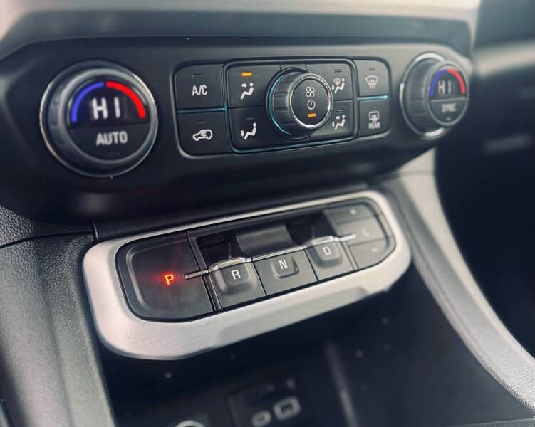 2023 GMC Acadia SLT