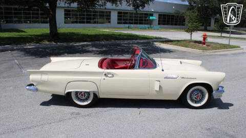 1957 Ford Thunderbird