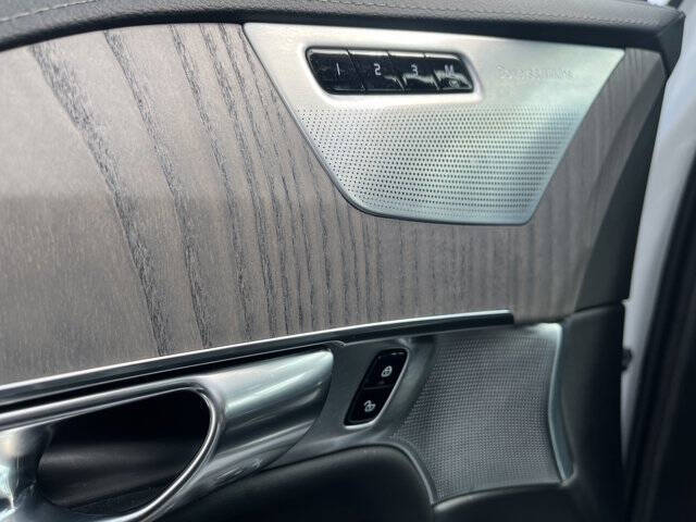 2023 Volvo XC90 B6 Ultimate Bright Theme 7P