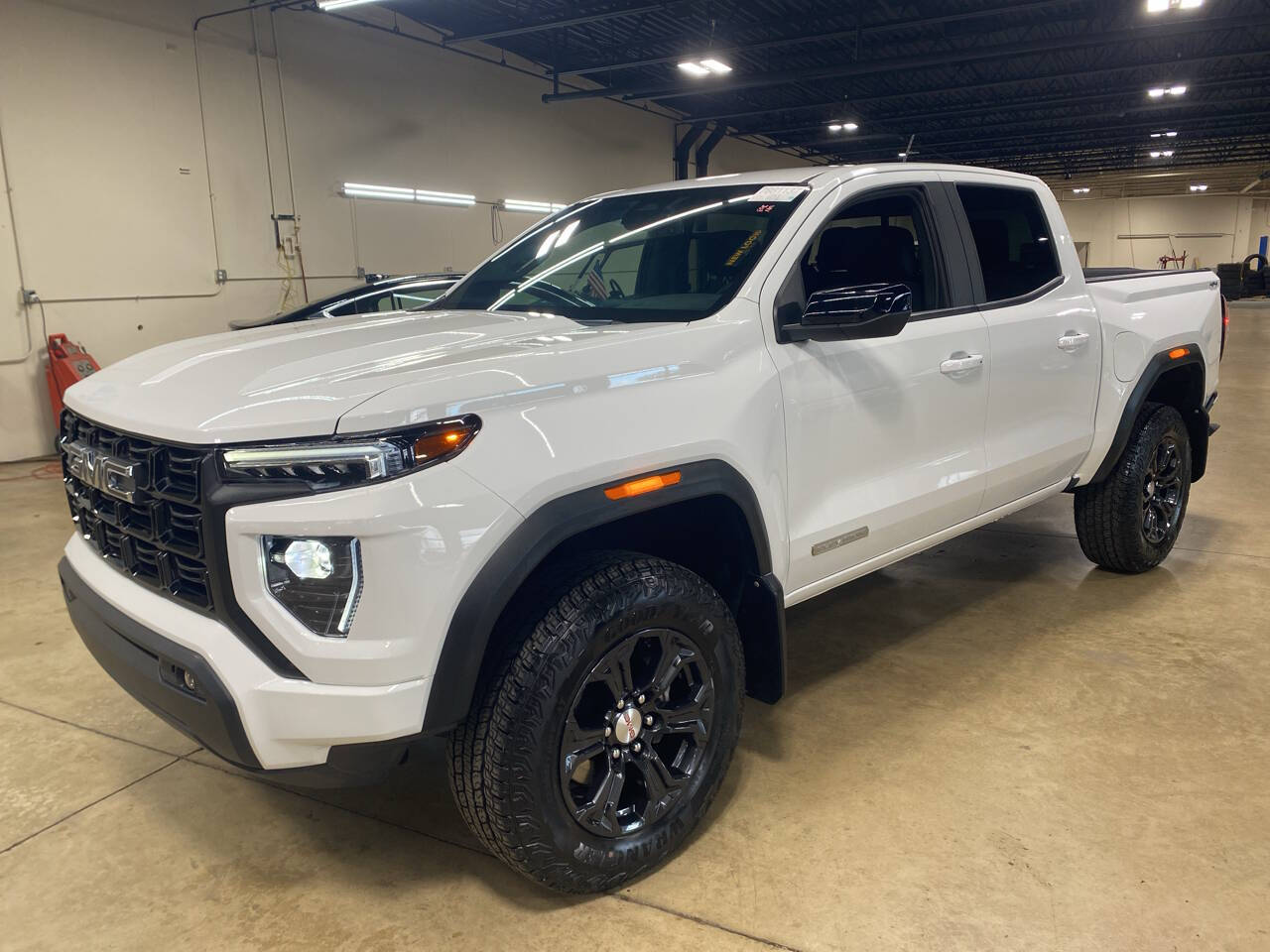 2023 GMC Canyon Elevation 4x4 4dr Crew Cab 5 ft. SB's photo