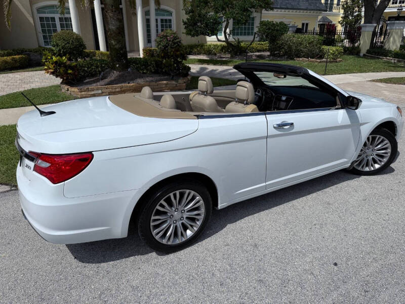 2011 Chrysler 200 Limited