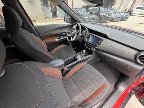 2021 Nissan Kicks SR